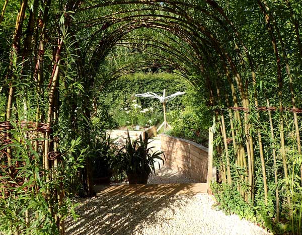 Trenzado del sauce vivo: seto, cabaña...