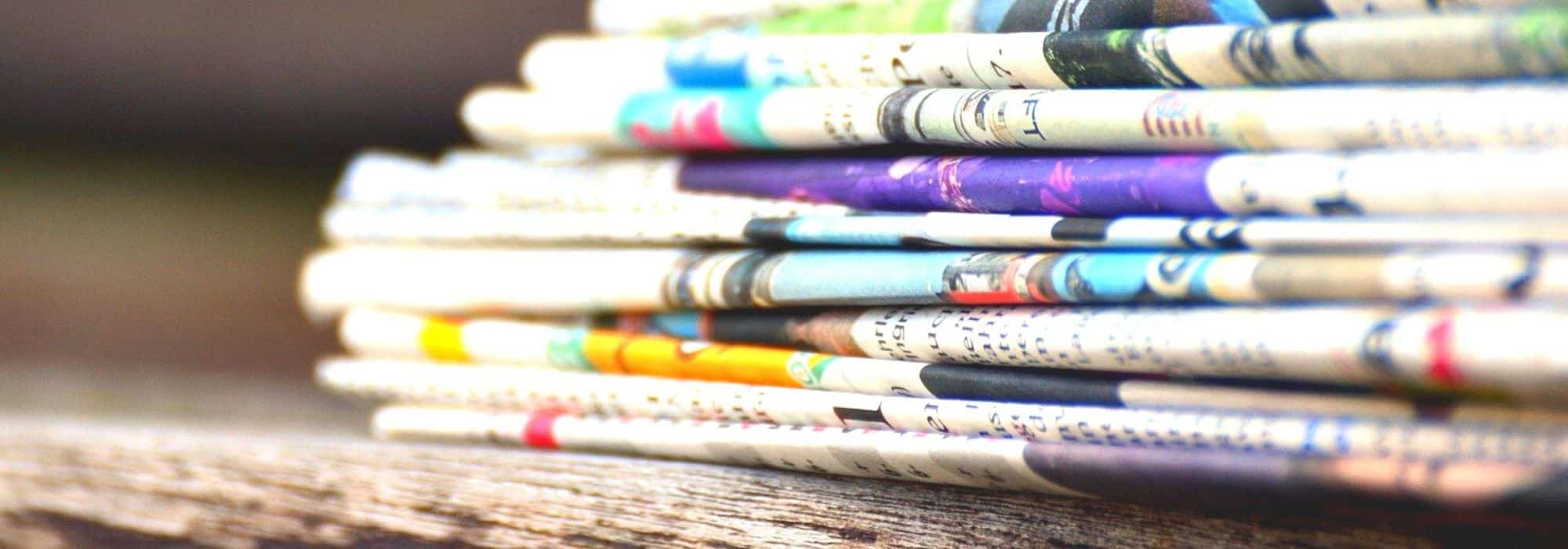 Papel de periódico en el jardín